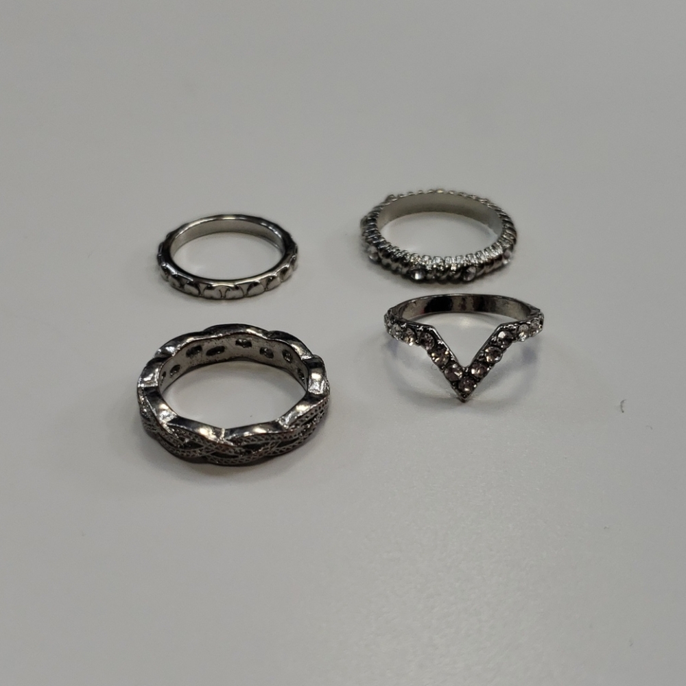 Set of 4 silver midi rings